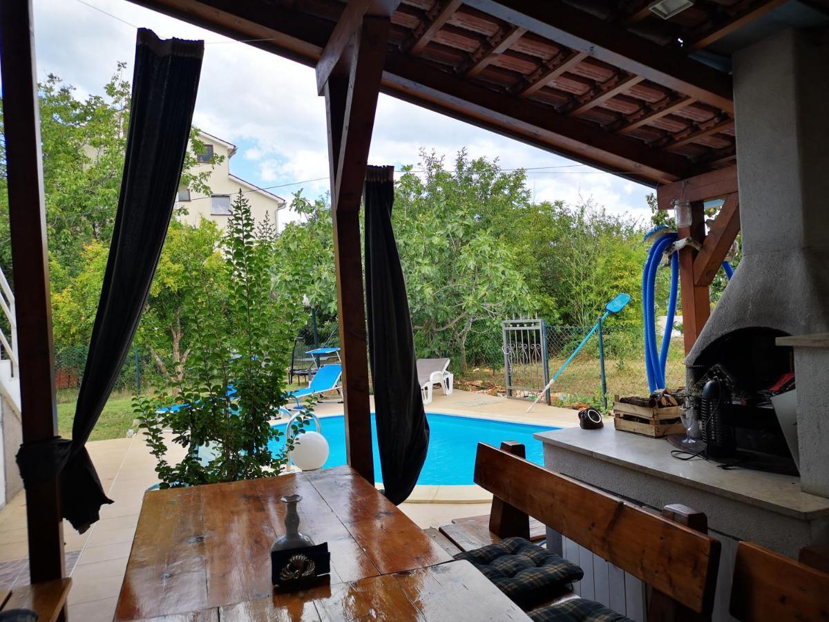 Chillout Apartments With Pool Patricia Fažana Kültér fotó